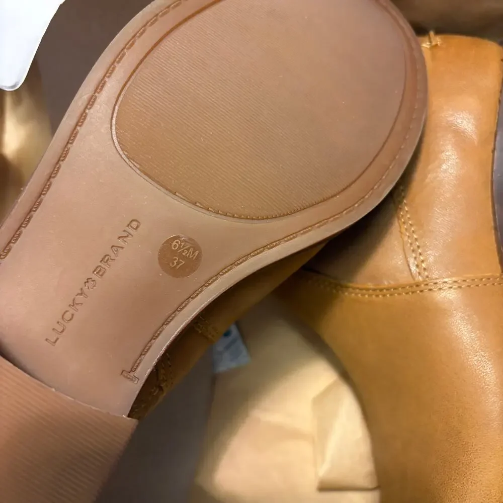 Lucky Brand Quendy Leather Boots 9.5 NWT Tan Brown Ankle Booties Buckle Western